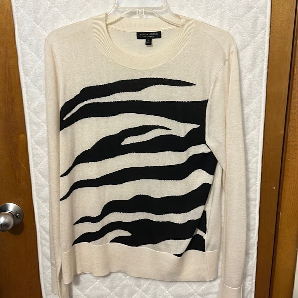 Lightweight zebra print sweater 